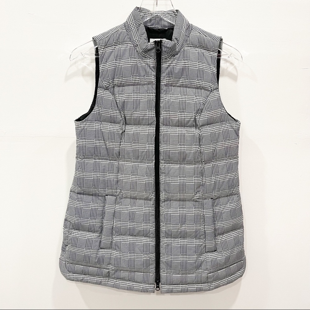J. Jill Down Puffer Vest Jacket Black White Snap Side Size XS Petite Winter